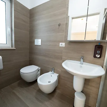 Konukevi Palazzo Ennio 4*